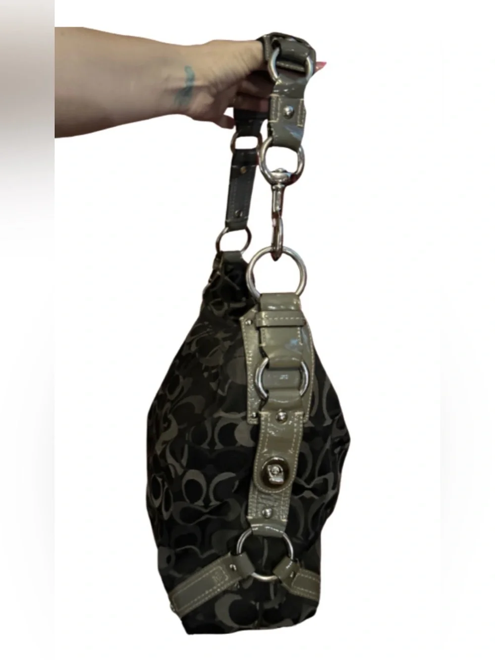 Coach Carly signature jacquard hobo black l& gray bag with chunky silver EUC